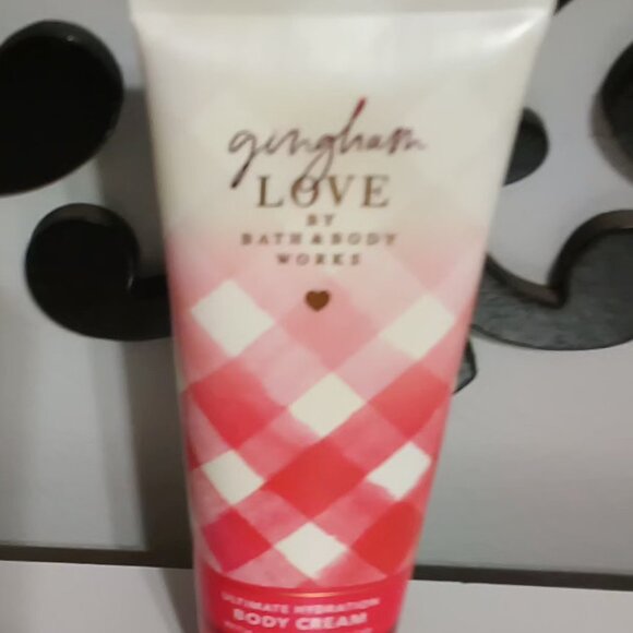 Bath and Body works Gingham Love - Picture 3 of 4